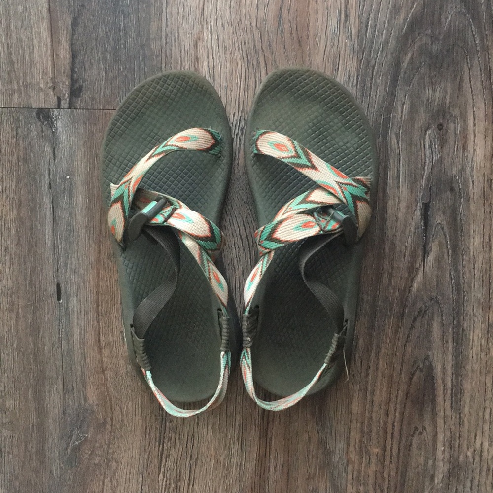 Women’s Chacos s7